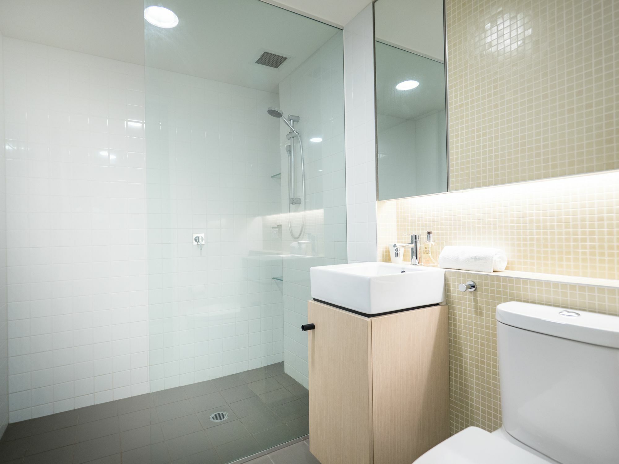 Littlestay Sturt - 2 Bedroom Aptm ملبورن المظهر الخارجي الصورة